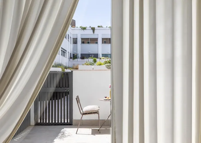 Iflat Modern Sunlit By The Colosseum Appartement Rome