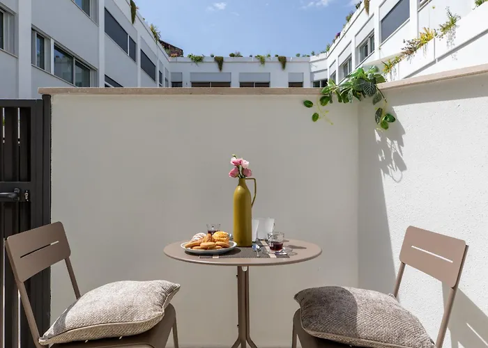 Iflat Modern Sunlit By The Colosseum Appartement *