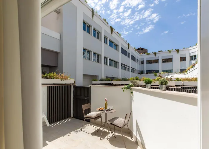 Iflat Modern Sunlit By The Colosseum Appartement Rome