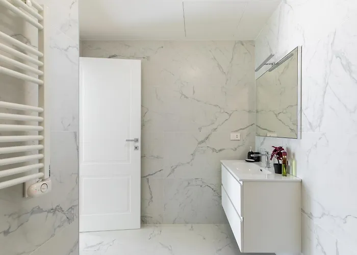 Iflat Modern Sunlit By The Colosseum Appartement Rome